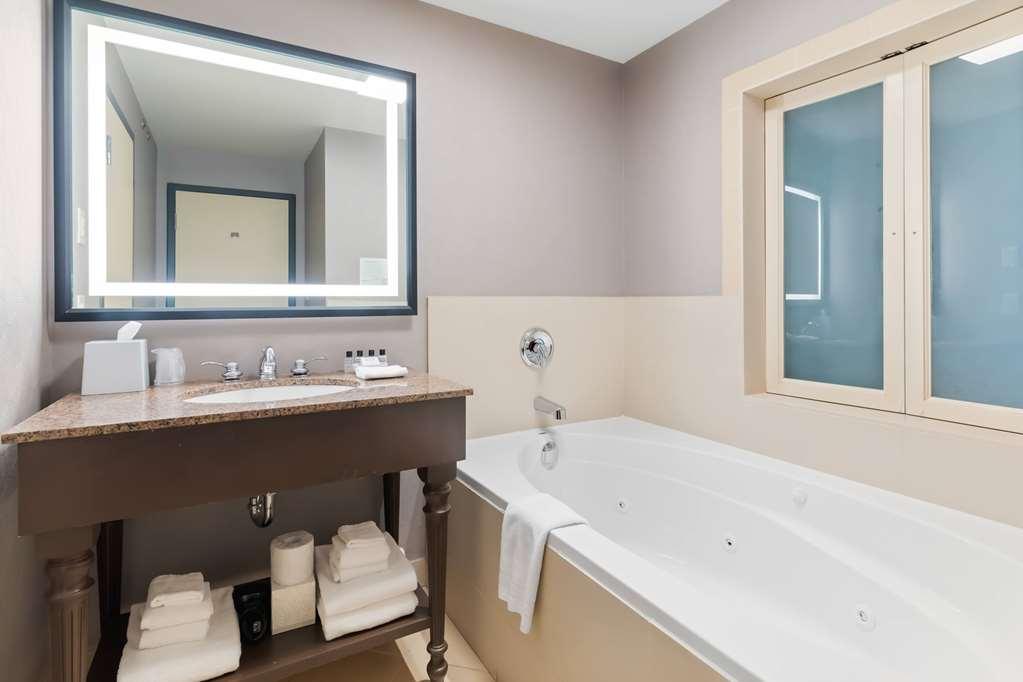 Wyndham Grand Fallsview Hotel *