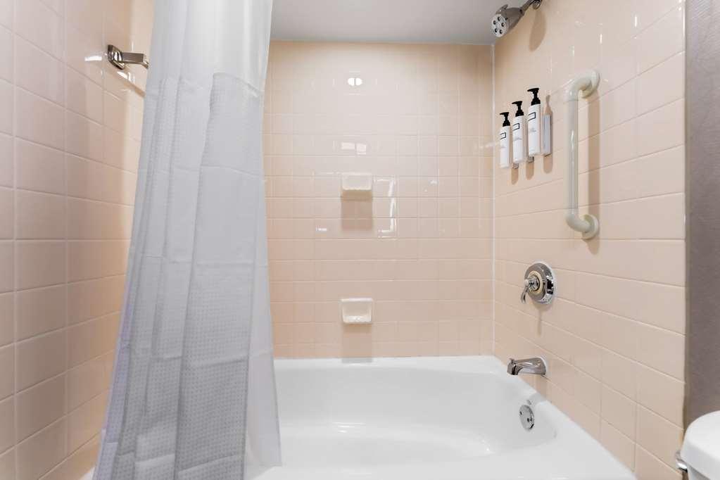 Hotel Wyndham Grand Fallsview *