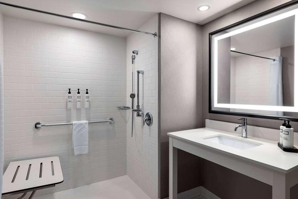 Wyndham Grand Fallsview *