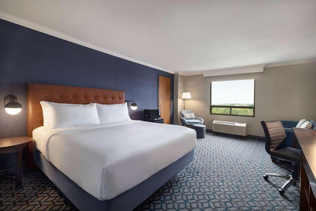Wyndham Grand Fallsview Hotel *