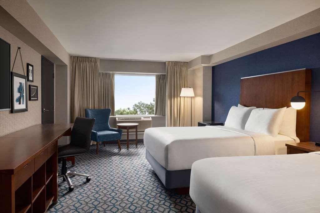 Wyndham Grand Fallsview
