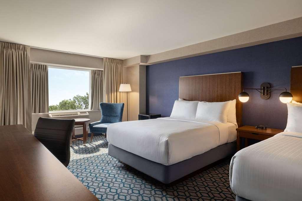 Wyndham Grand Fallsview Hotel *