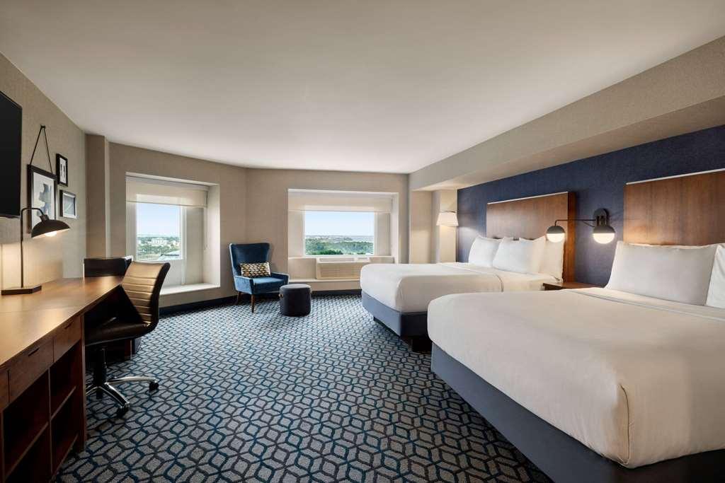 Hotel Wyndham Grand Fallsview Niagara Falls